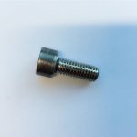 ligzdas galvas skrūve