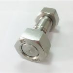 porcelāna ražotāja stiprinājumi, kas pielāgoti pēc īpašām pašvītņojošām skrūvēm