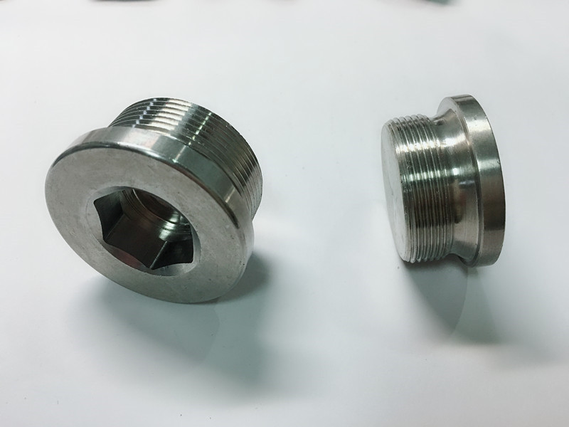 nerūsējošā tērauda gredzenveida skrūve ar ss atslēgas gredzenu